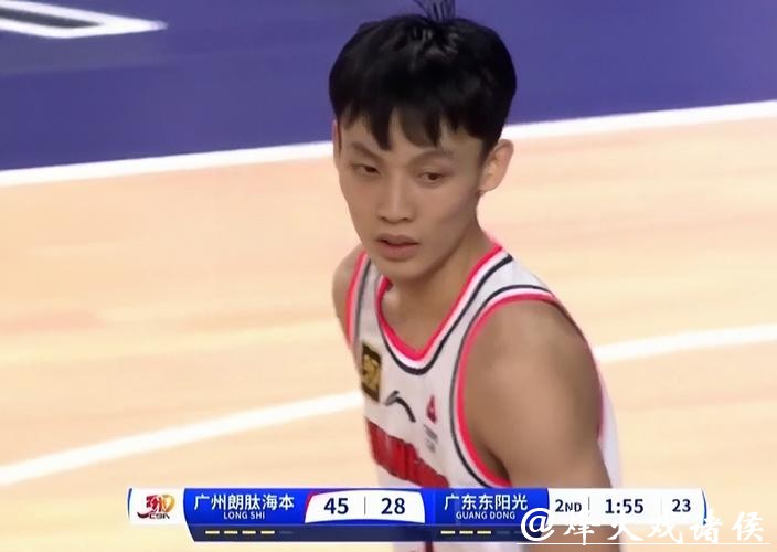 吉林男篮遭遇广东男篮惨烈失利 威尔逊苦战独得35分无奈回天乏力 吉林男篮遭遇广东男篮惨烈失利 威尔逊苦战独得35分无奈回天乏力